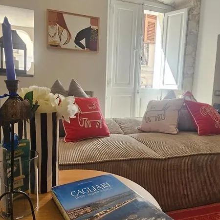 Leoncorno La Marina 아파트 칼리아리